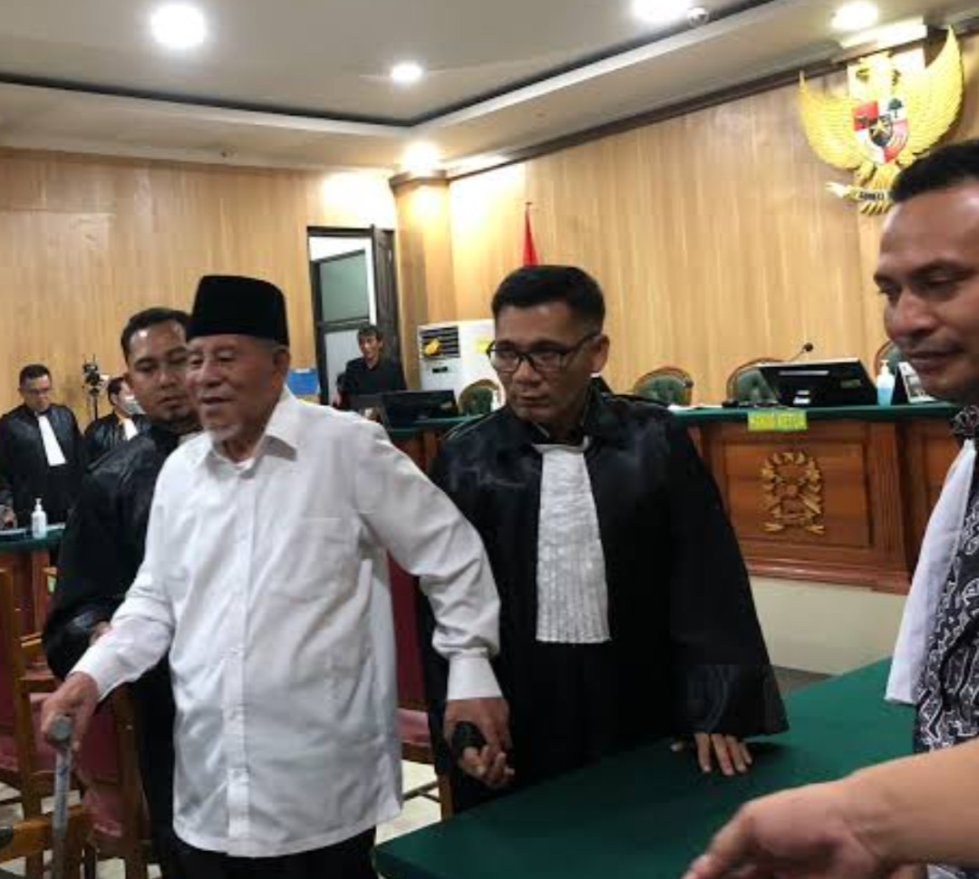 Abdul Gani Kasuba Gubernur non-aktif Jalani Sidang Perdananya di Pengadilan Negeri Ternate